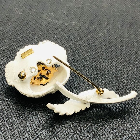 Vintage 60s TRIFARI Poppy Brooch: Creamy White Enamel Rhinestone Flower Pin - Picture 5 of 10